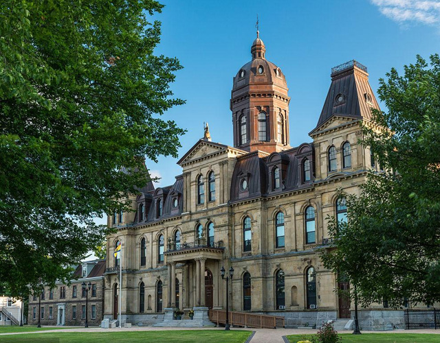 新不伦瑞克大学